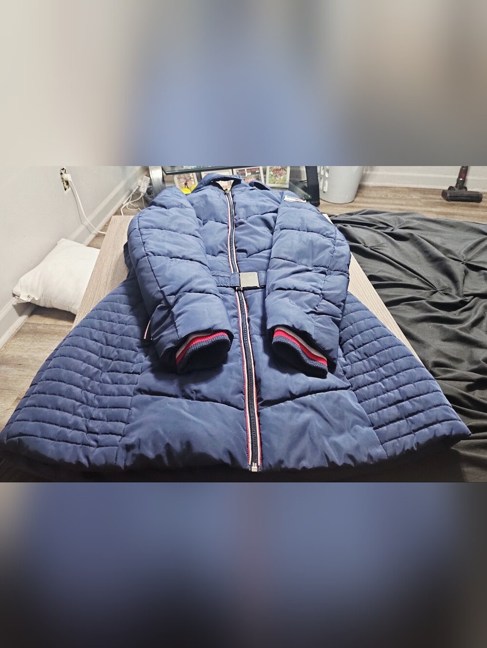 Womens Tommy Hilfiger Navy Blue Long Puffer Coat w/ belt and hood size M - Picture 11 of 12